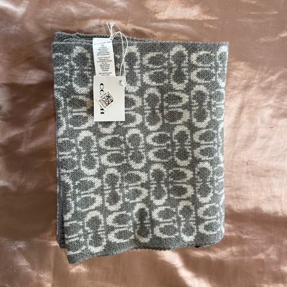 Authentic Coach signature logo soft rib knit scarf & cuff beanie. New with tags. - Picture 3 of 3